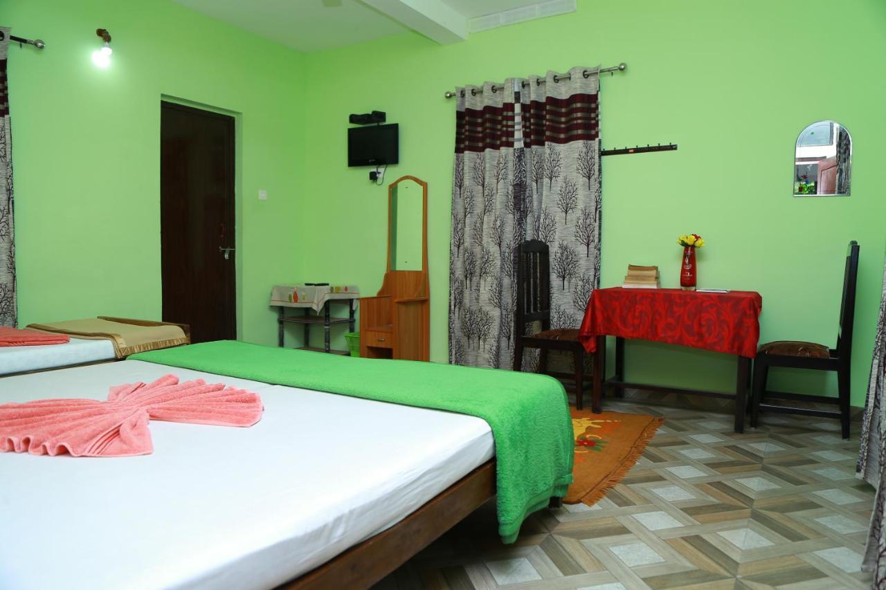 Dean Dale Cottages Thekkady Bagian luar foto