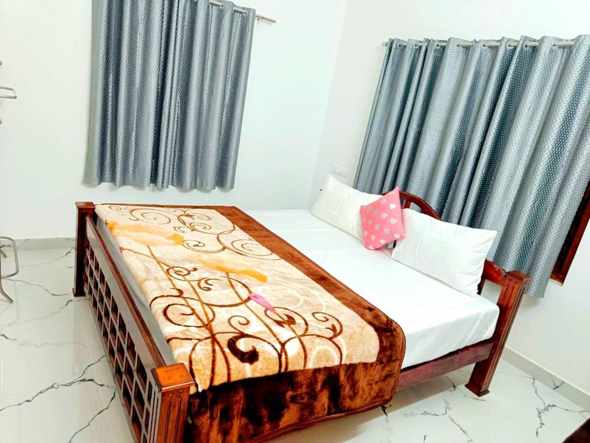 Dean Dale Cottages Thekkady Bagian luar foto