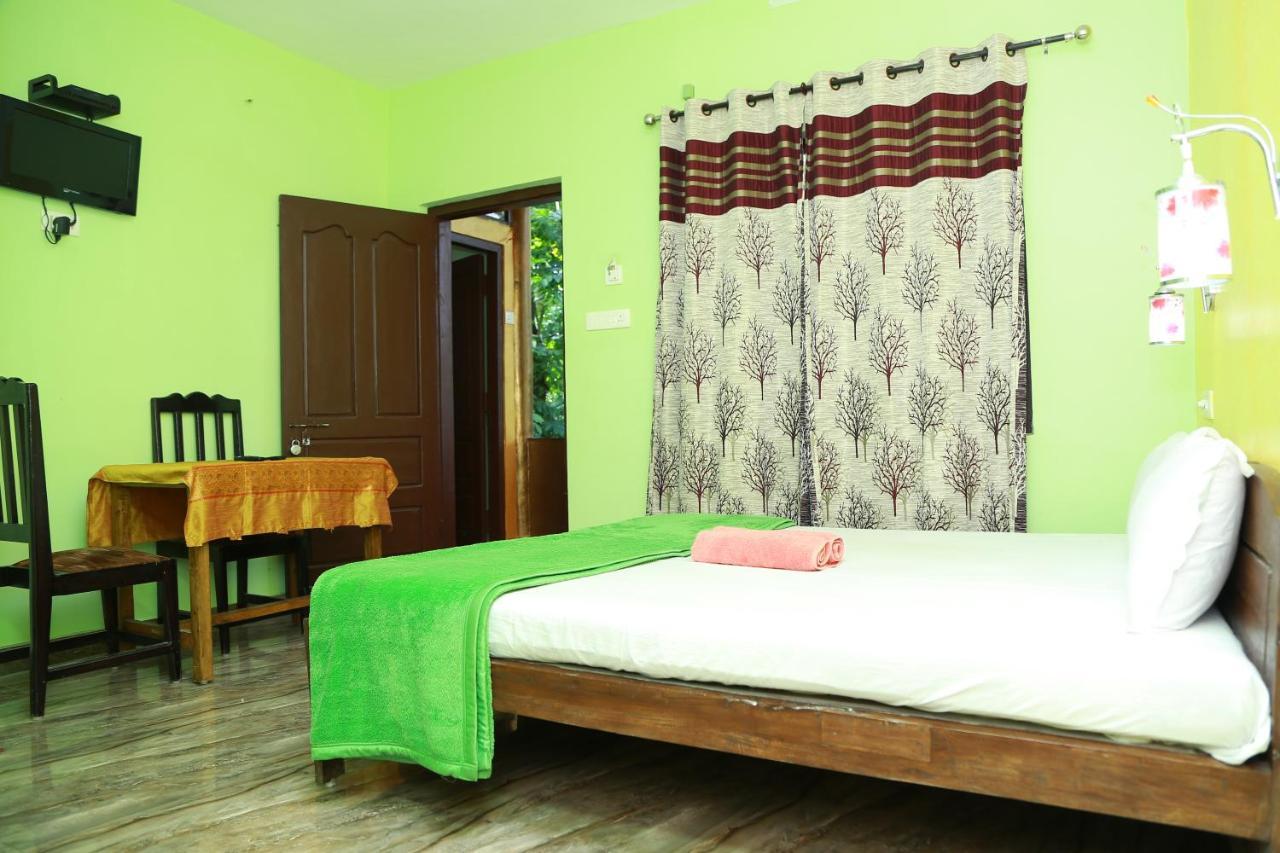 Dean Dale Cottages Thekkady Bagian luar foto